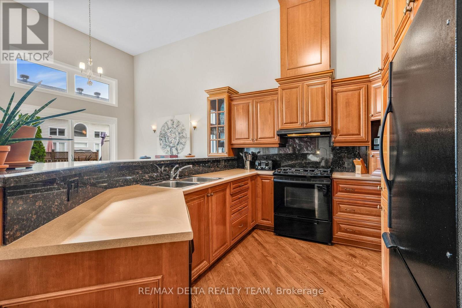 Photo 12 of 116 Gladeview Private, Ottawa ON