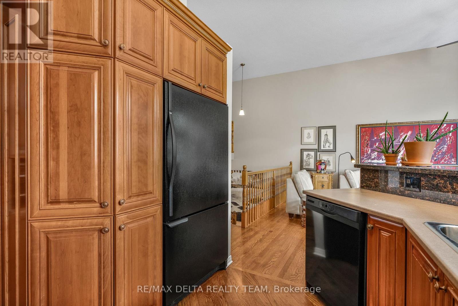 Photo 24 of 116 Gladeview Private, Ottawa ON