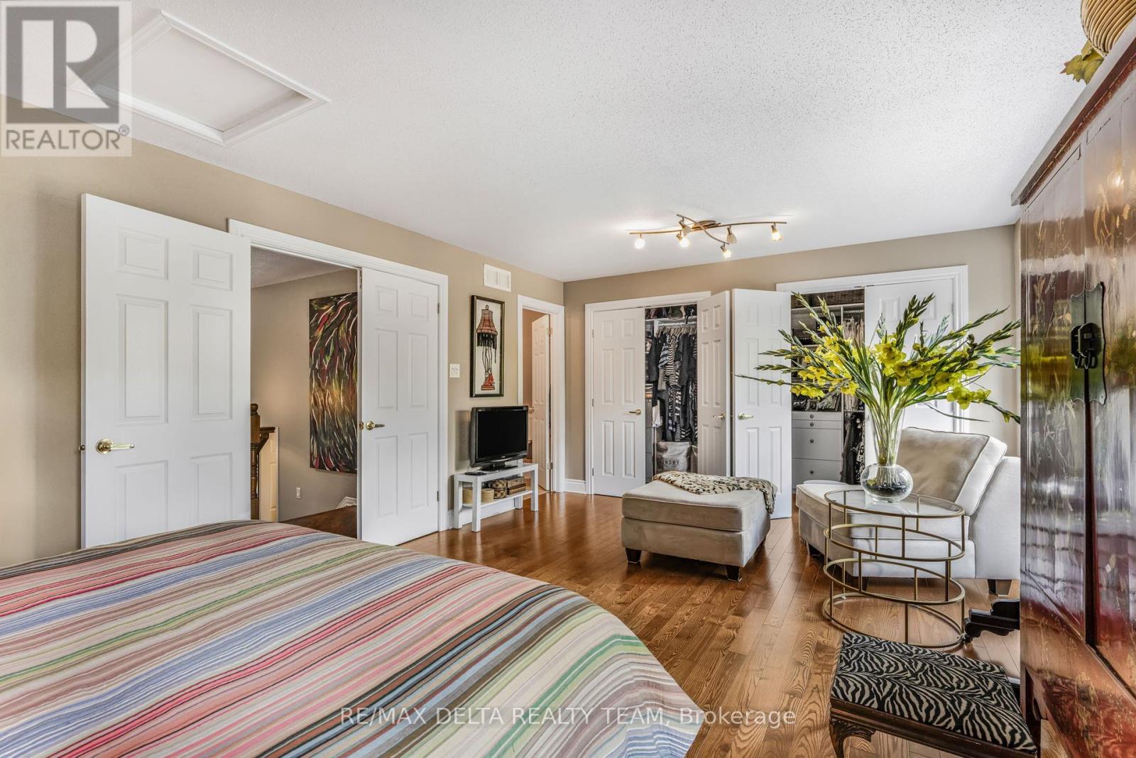 Photo 16 of 116 Gladeview Private, Ottawa ON