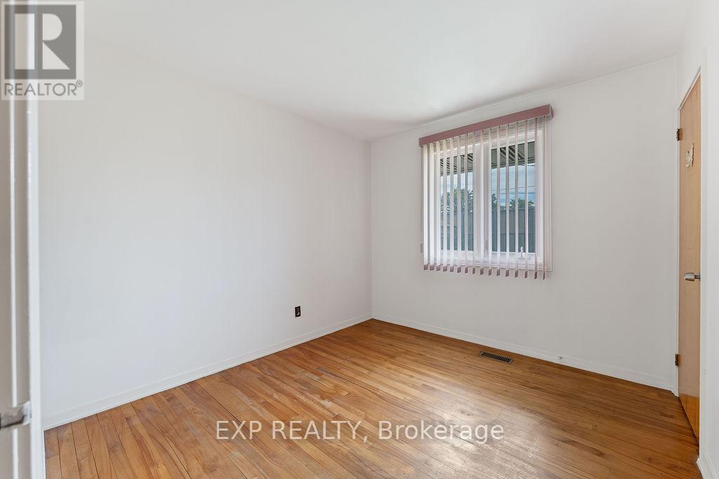 Photo 9 of 2536 Roman Avenue, Ottawa ON