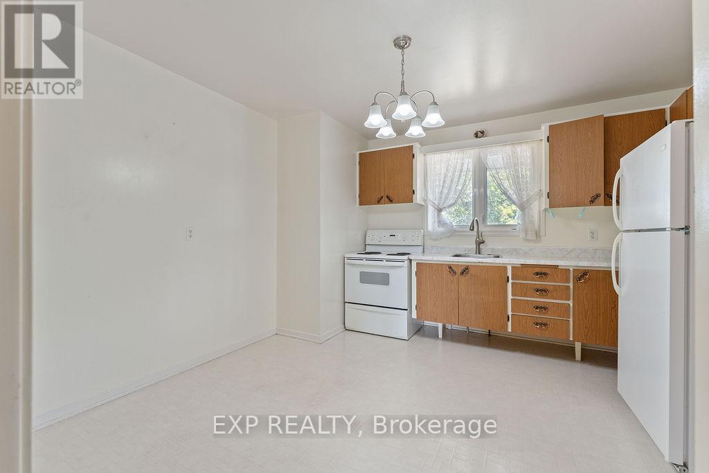 Photo 24 of 2536 Roman Avenue, Ottawa ON