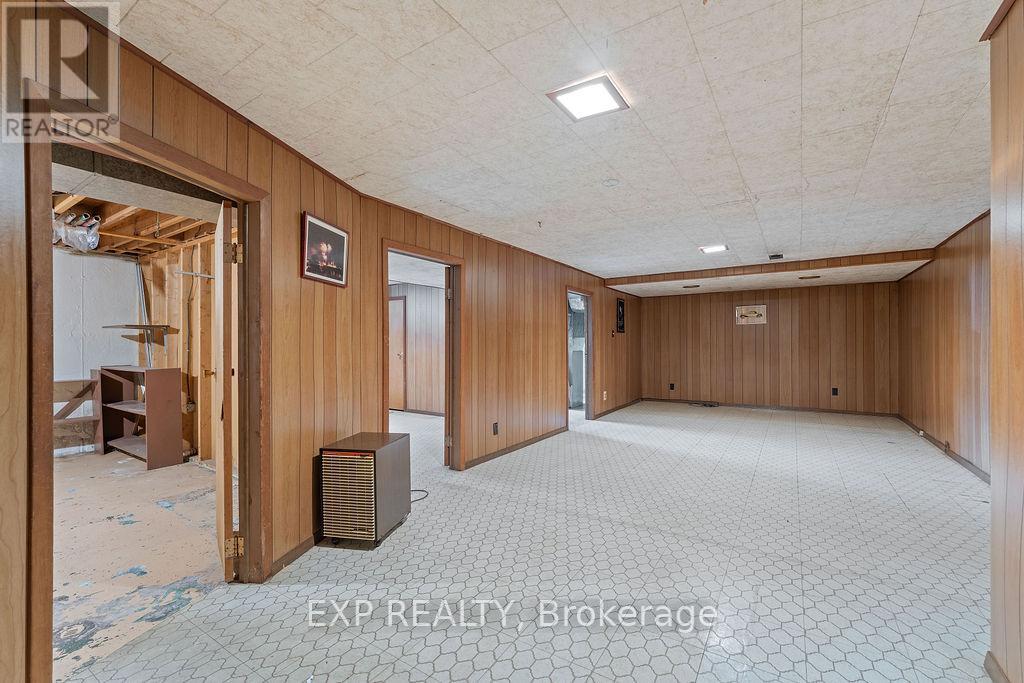 Photo 2 of 2536 Roman Avenue, Ottawa ON