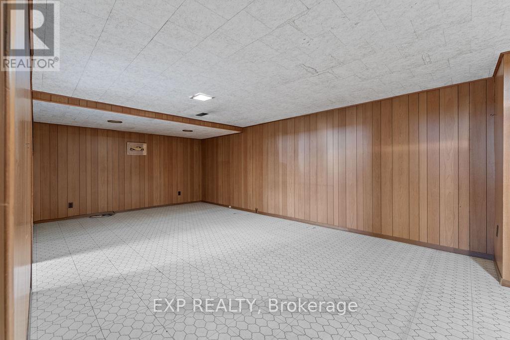 Photo 3 of 2536 Roman Avenue, Ottawa ON