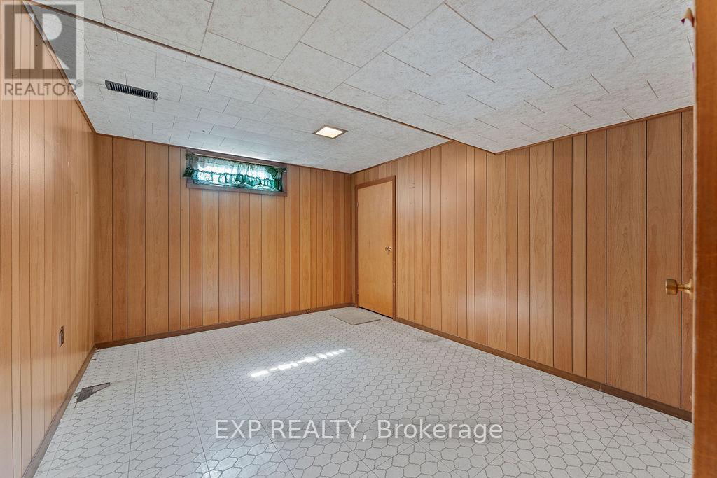 Photo 14 of 2536 Roman Avenue, Ottawa ON