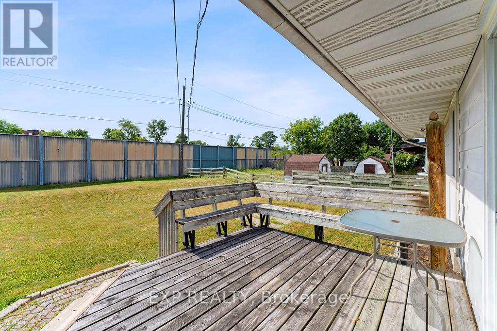 Photo 6 of 2536 Roman Avenue, Ottawa ON
