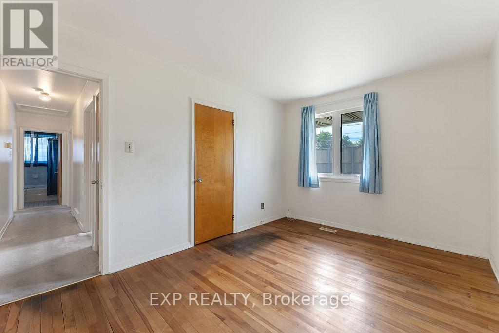 Photo 16 of 2536 Roman Avenue, Ottawa ON