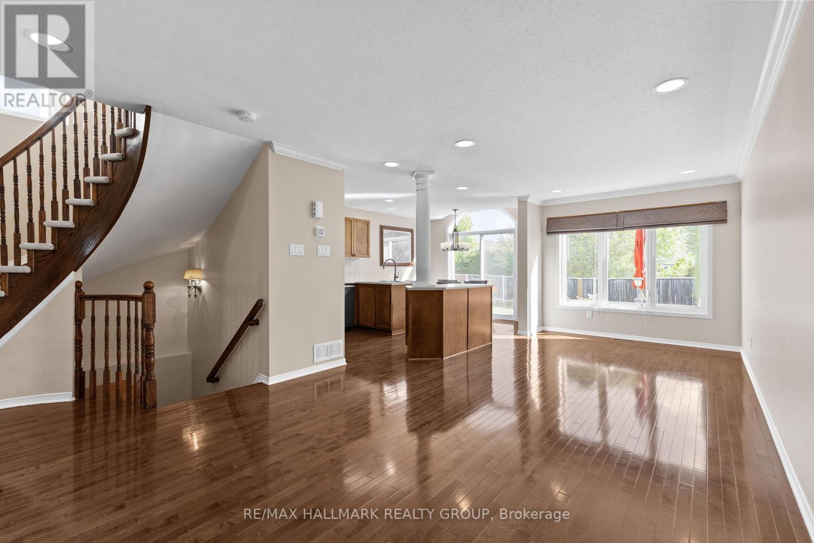 Photo 35 of 2213 Brockstone Crescent, Ottawa ON