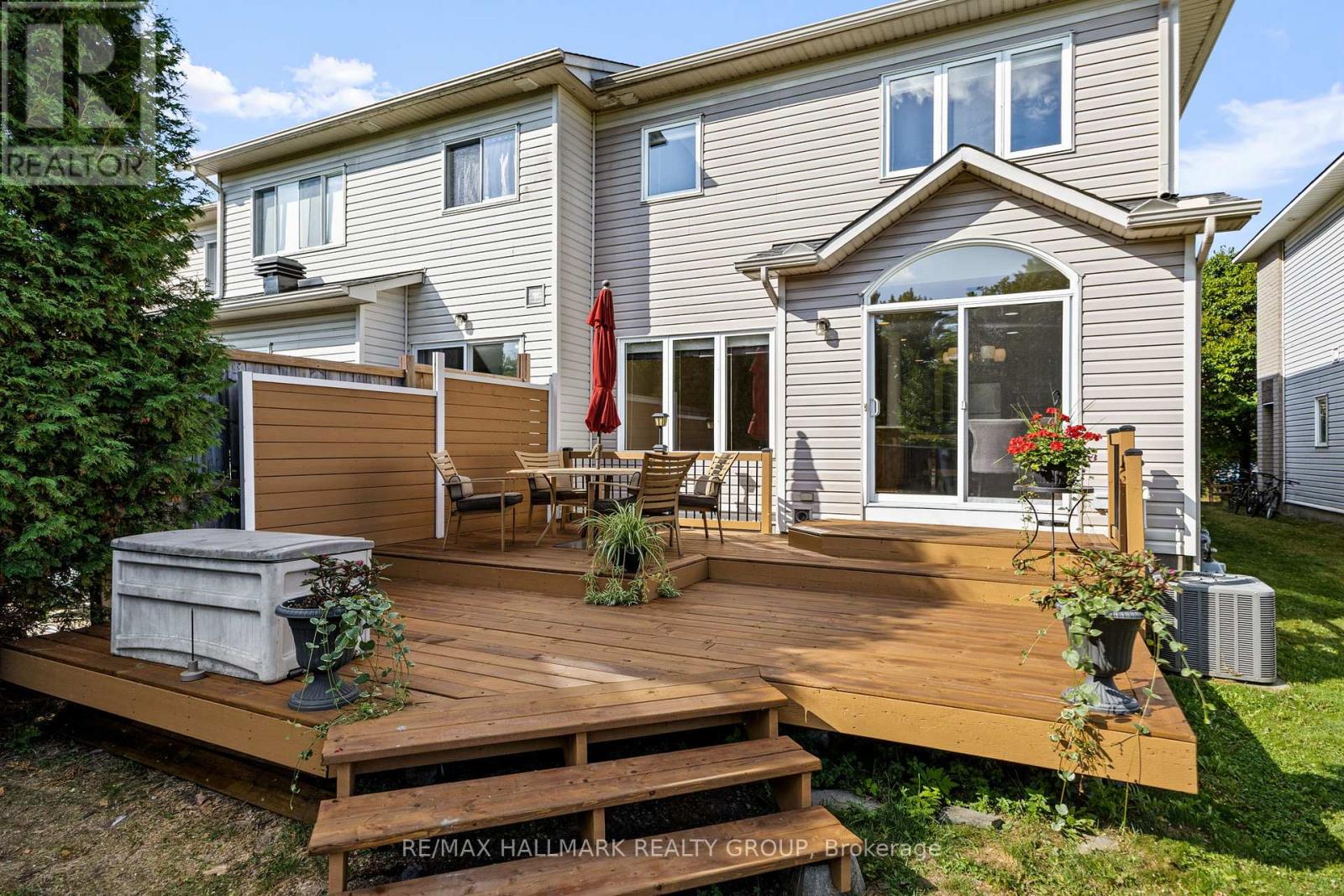 Photo 21 of 2213 Brockstone Crescent, Ottawa ON