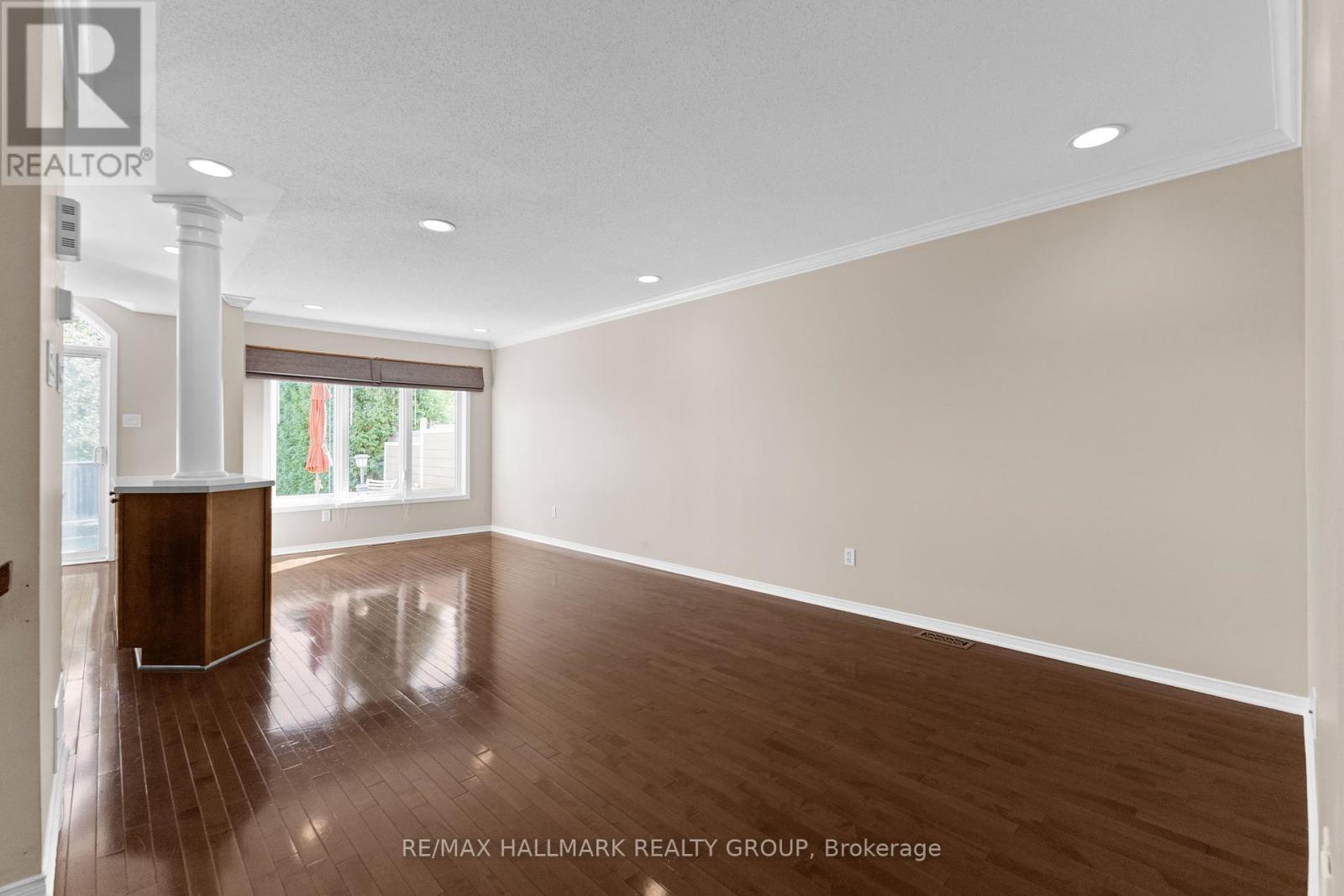 Photo 6 of 2213 Brockstone Crescent, Ottawa ON