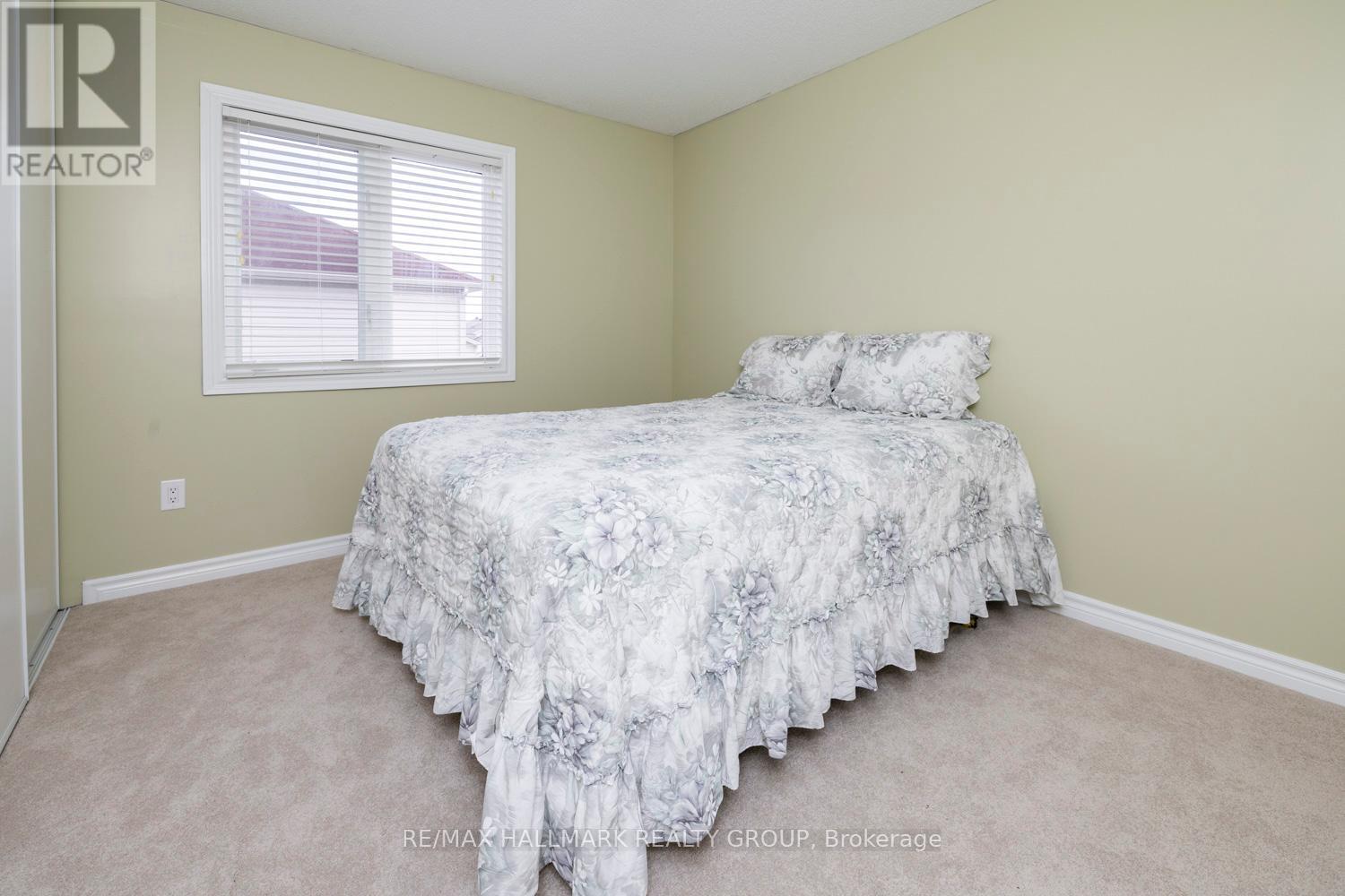 Photo 23 of 202 Waymark Crescent, Ottawa ON