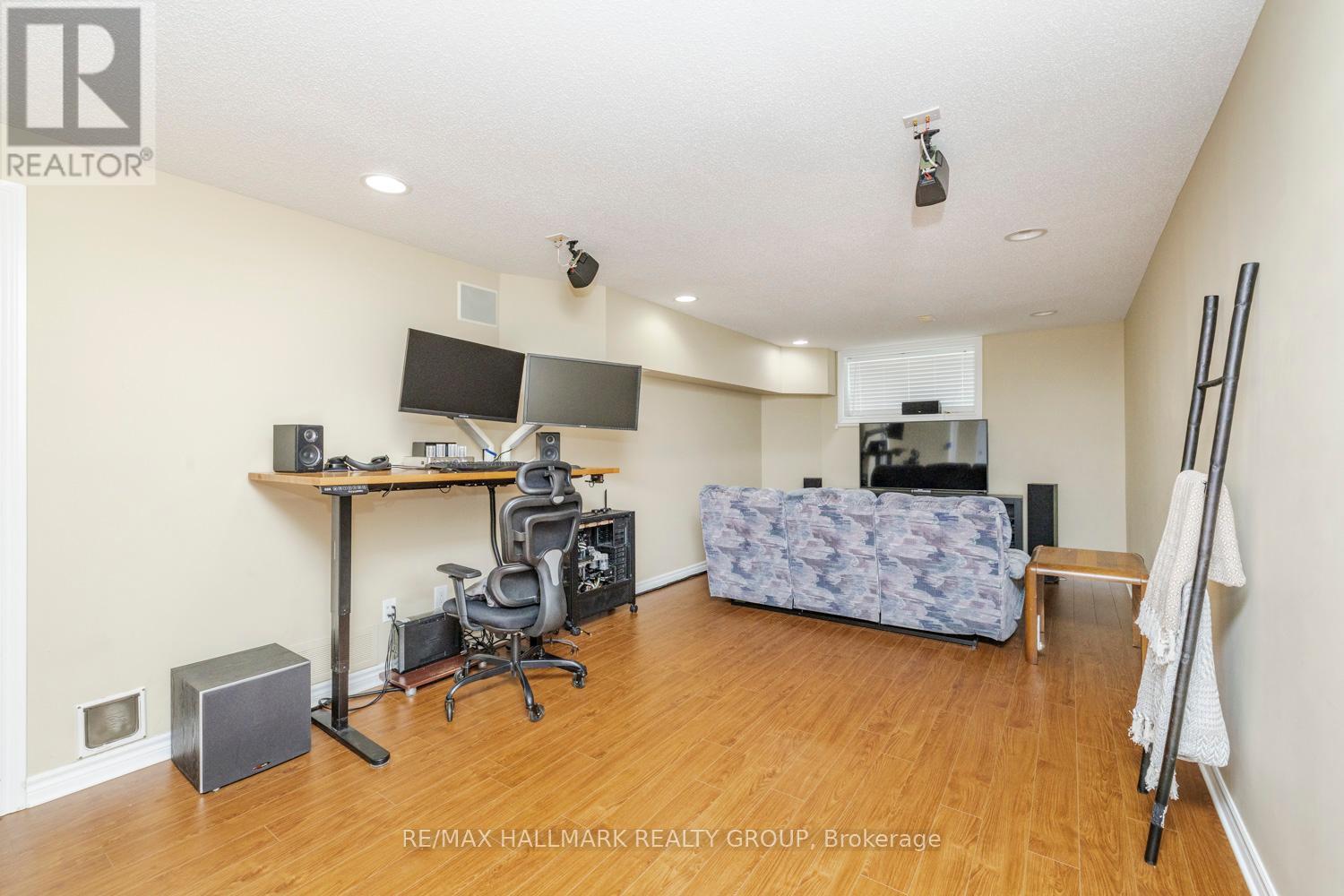 Photo 19 of 202 Waymark Crescent, Ottawa ON