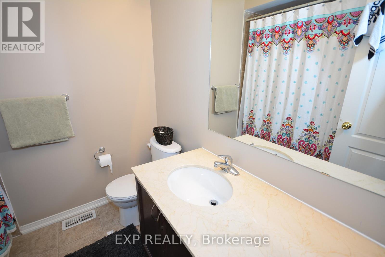 Photo 5 of 19 113 Georgian Drive, Oakville ON