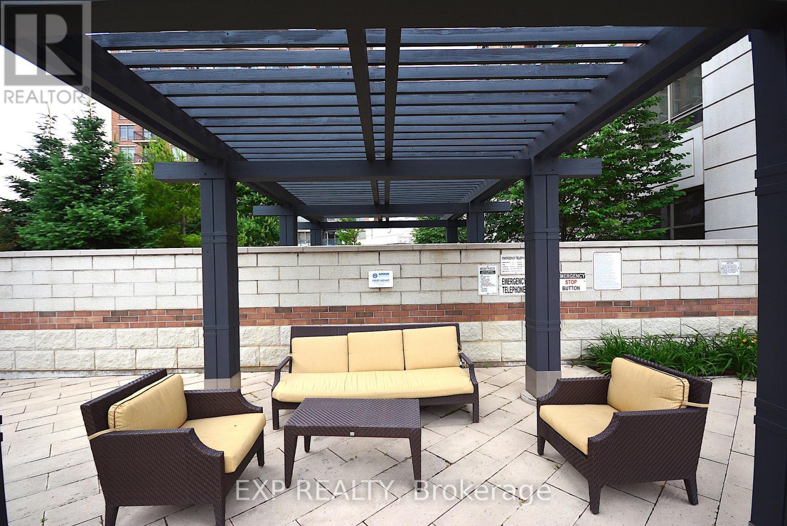 Photo 9 of 19 113 Georgian Drive, Oakville ON