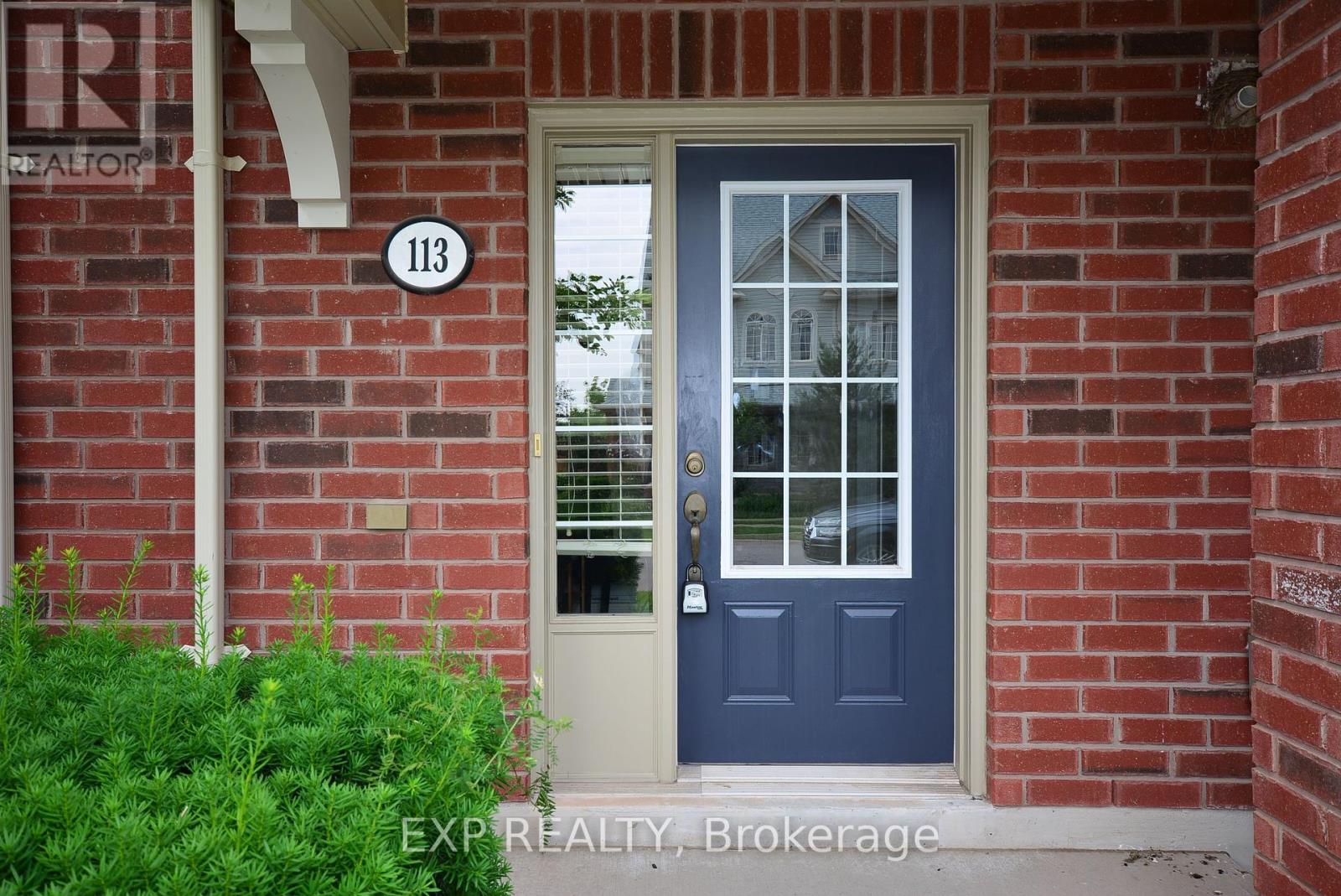 Photo 10 of 19 113 Georgian Drive, Oakville ON