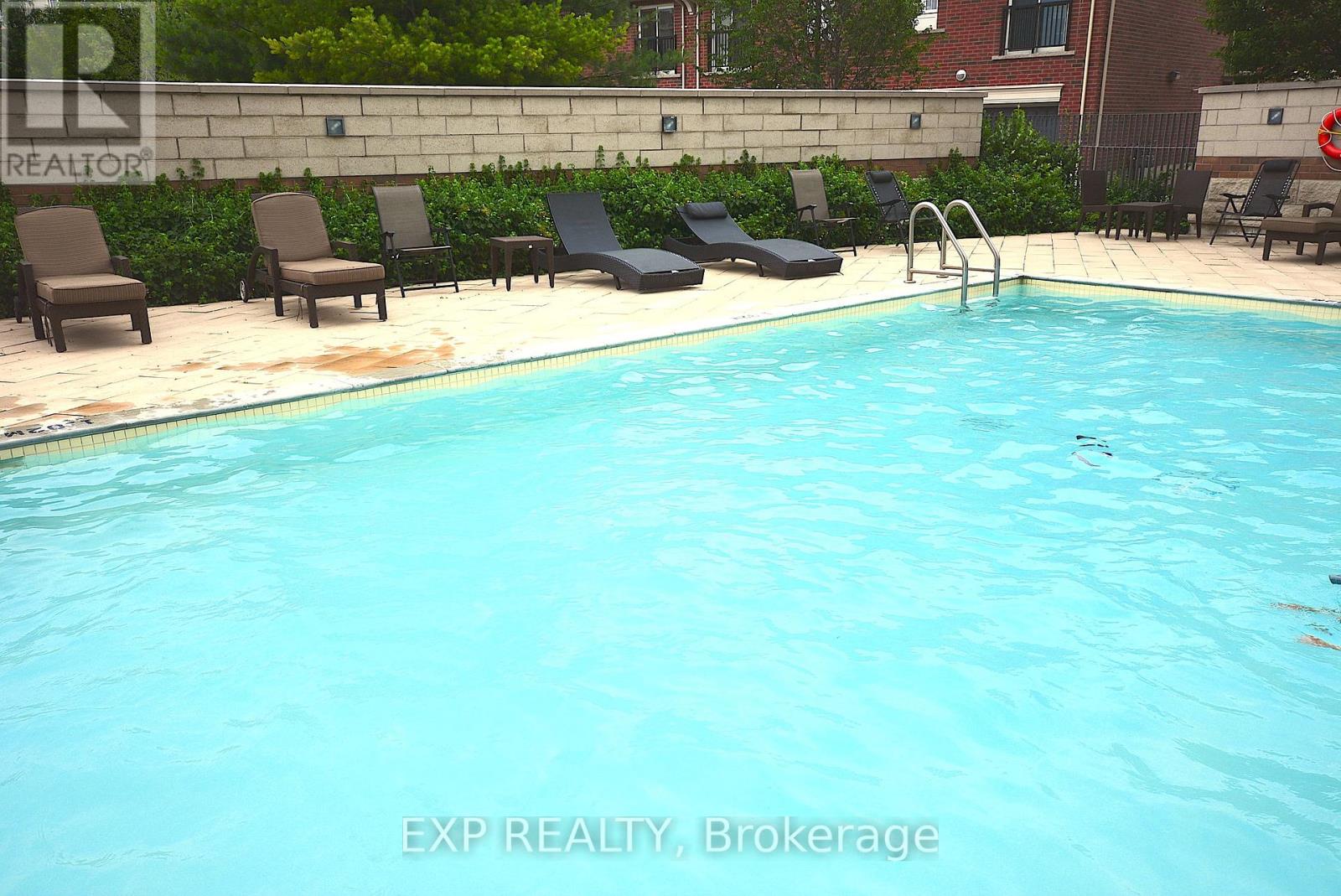 Photo 1 of 19 113 Georgian Drive, Oakville ON
