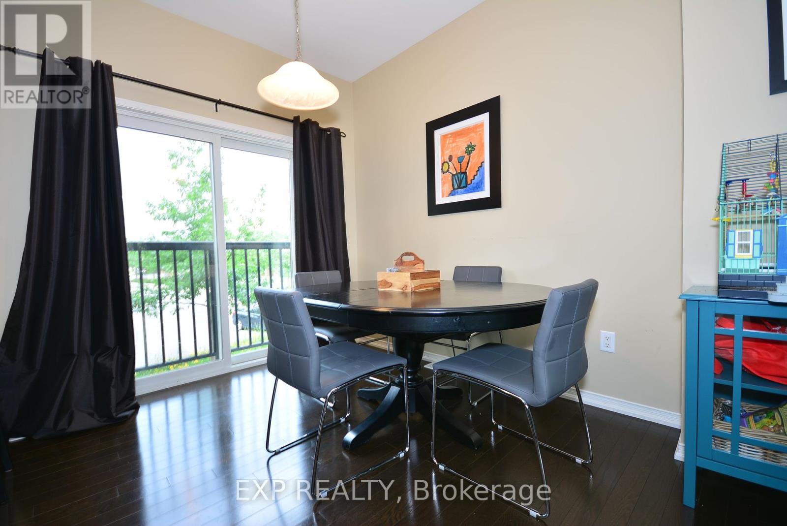 Photo 11 of 19 113 Georgian Drive, Oakville ON