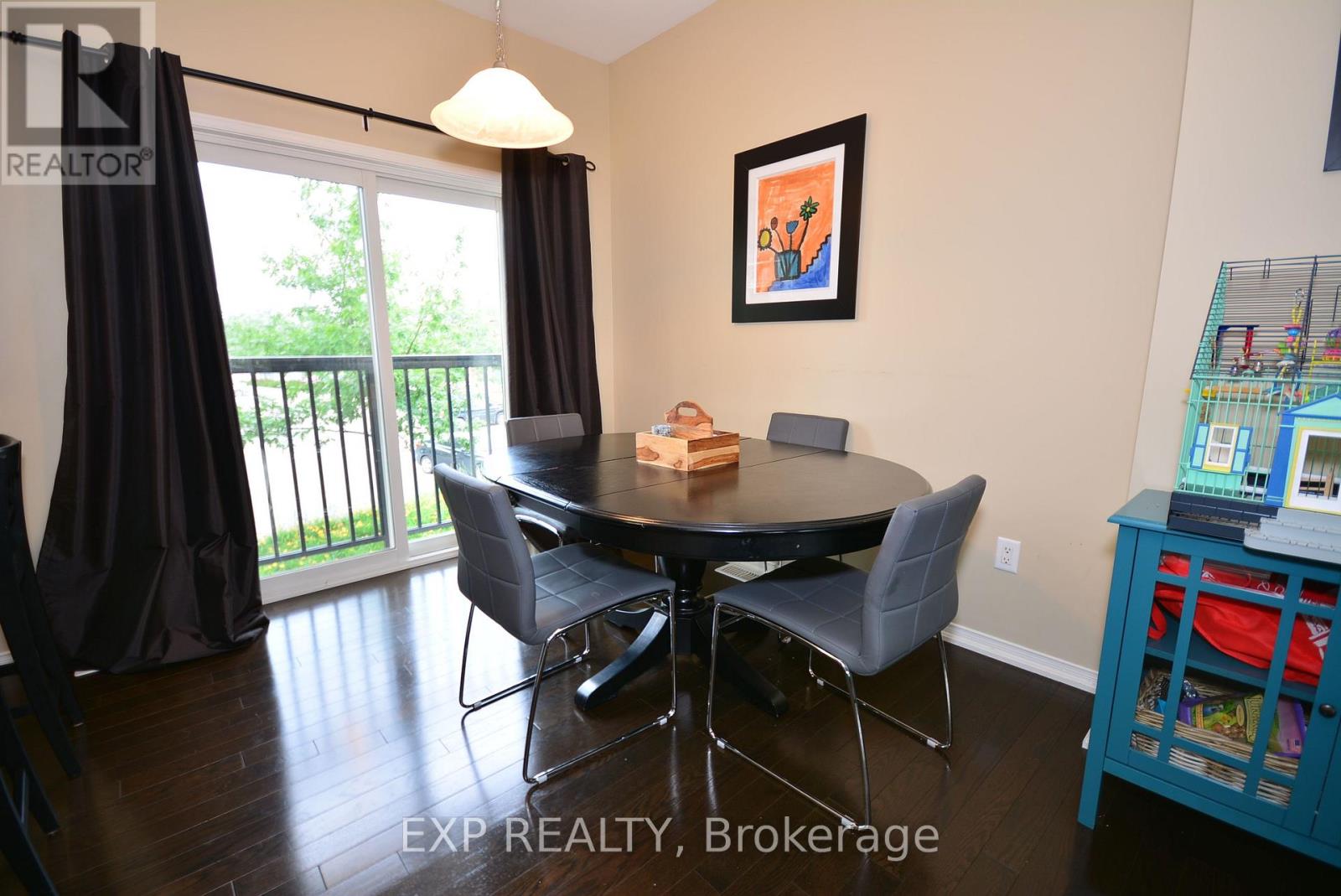 Photo 2 of 19 113 Georgian Drive, Oakville ON