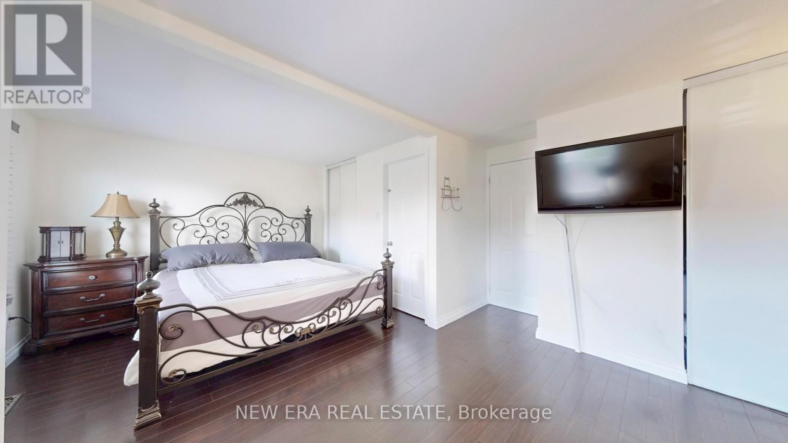 Photo 3 of 34 7340 Copenhagen Road, Mississauga ON