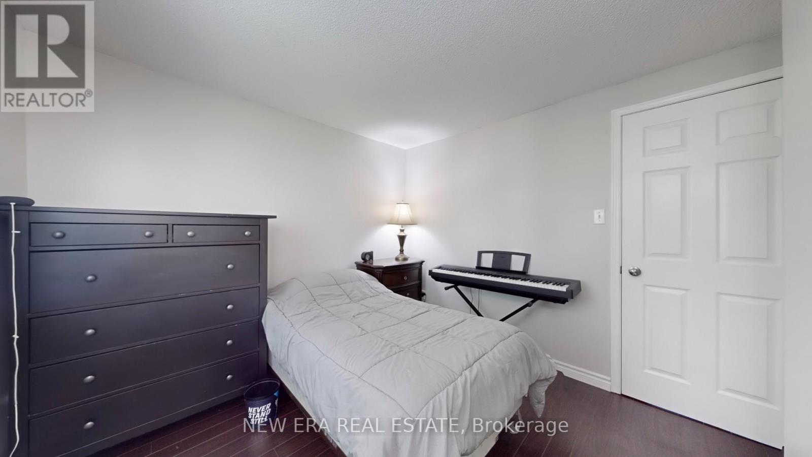 Photo 2 of 34 7340 Copenhagen Road, Mississauga ON