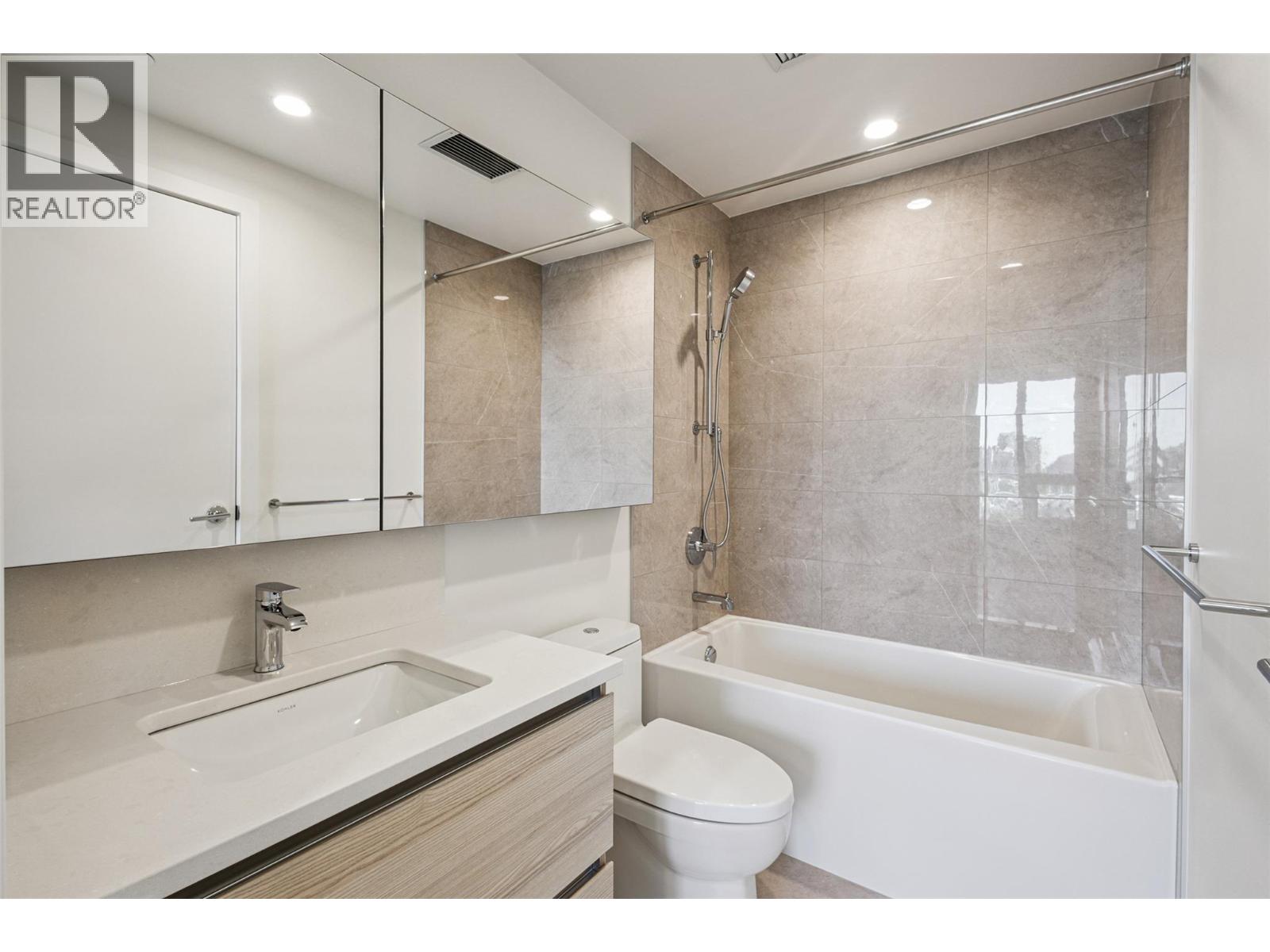 809 238 Leon Avenue, Kelowna