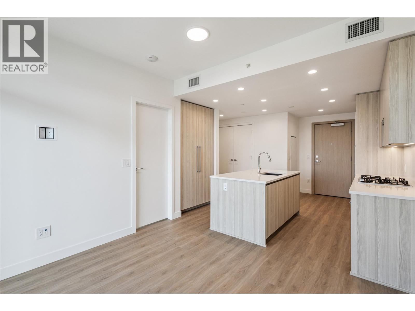 809 238 Leon Avenue, Kelowna