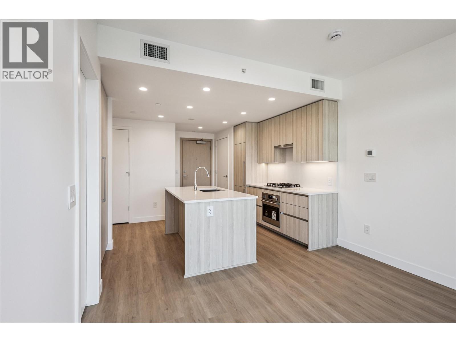 809 238 Leon Avenue, Kelowna