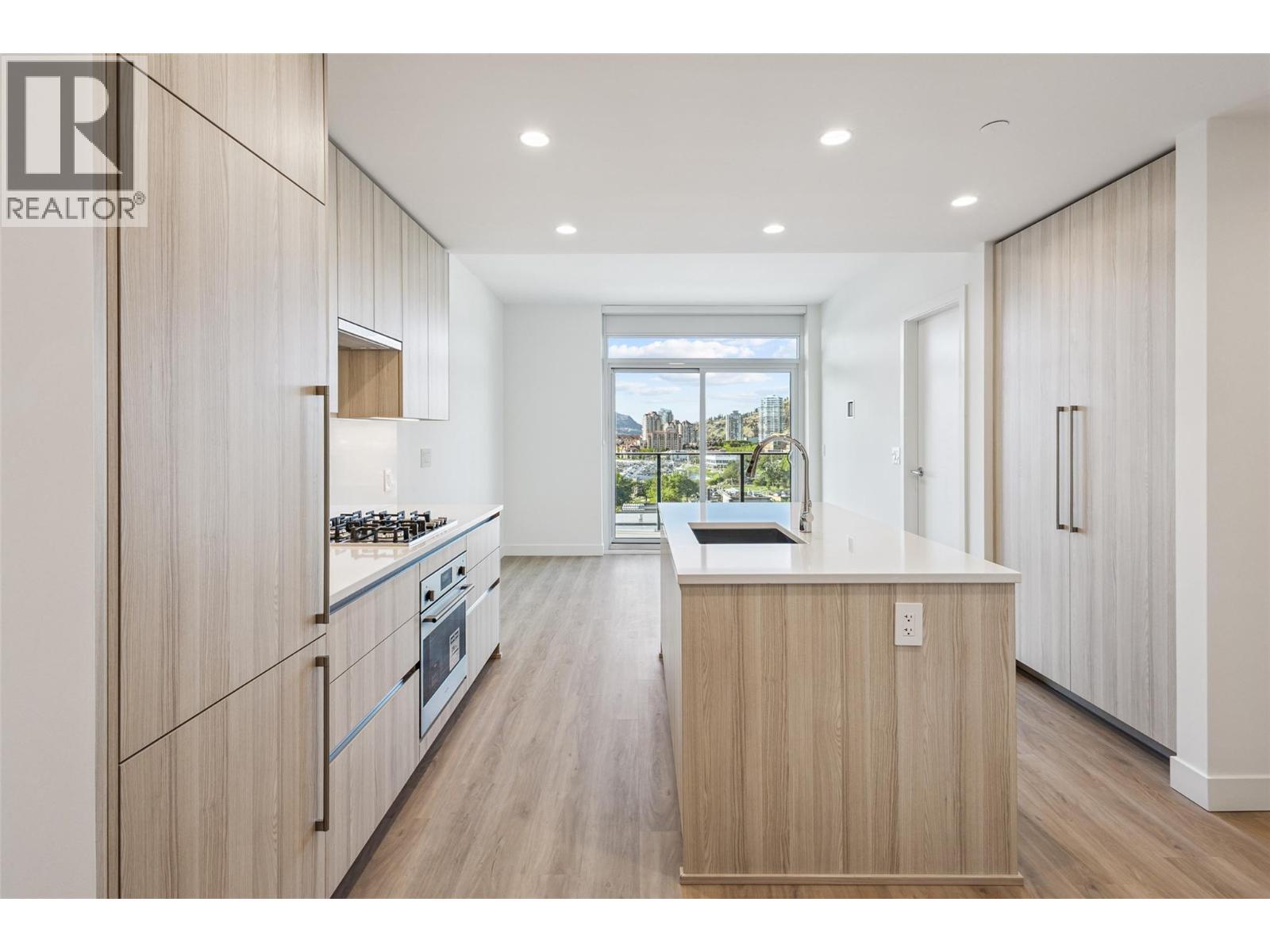 809 238 Leon Avenue, Kelowna