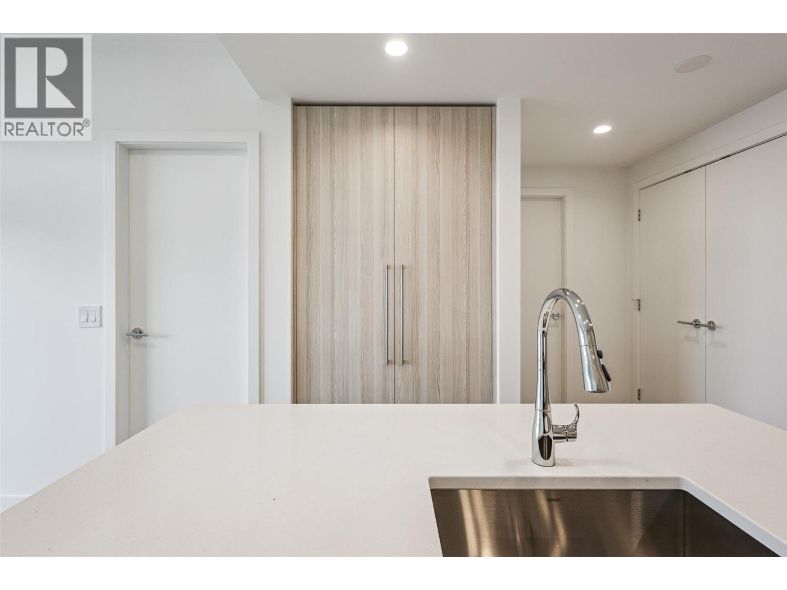 809 238 Leon Avenue, Kelowna