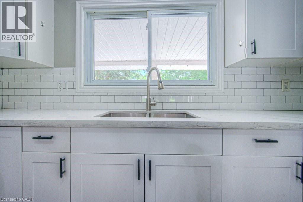 Photo 11 of 5 Alison Avenue, Cambridge ON