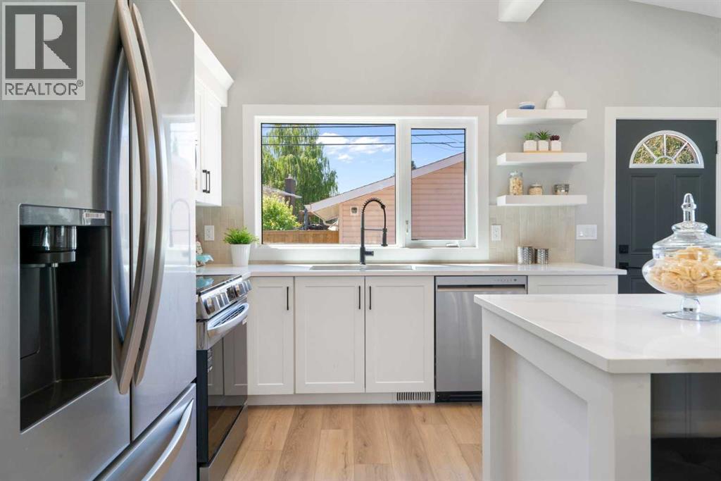 Photo 12 of 1039 Lake Bonavista Drive Se, Calgary AB