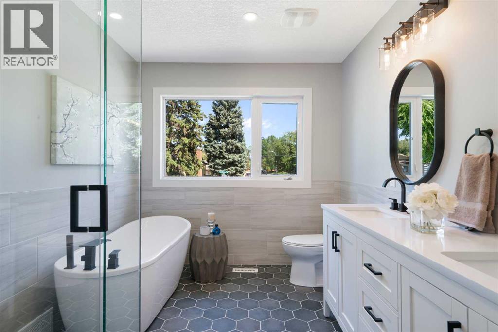 Photo 7 of 1039 Lake Bonavista Drive Se, Calgary AB
