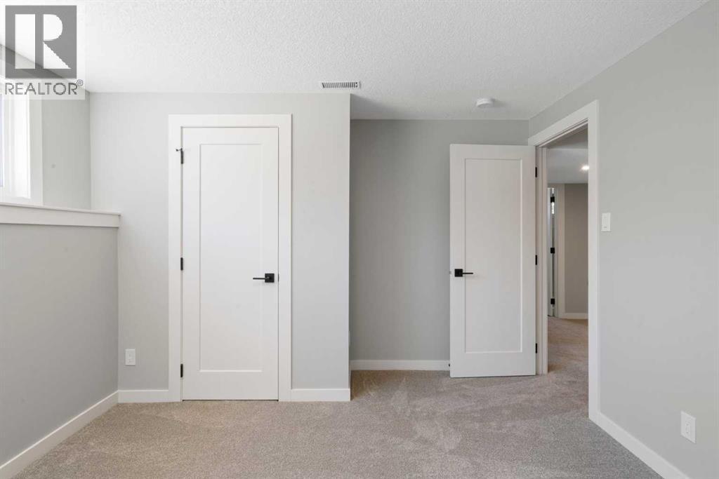 Photo 10 of 1039 Lake Bonavista Drive Se, Calgary AB
