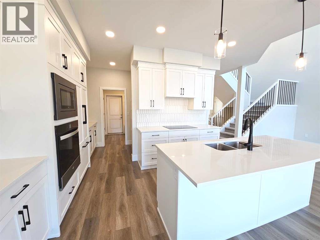 Photo 13 of 119 Goldenrod Road W, Lethbridge AB