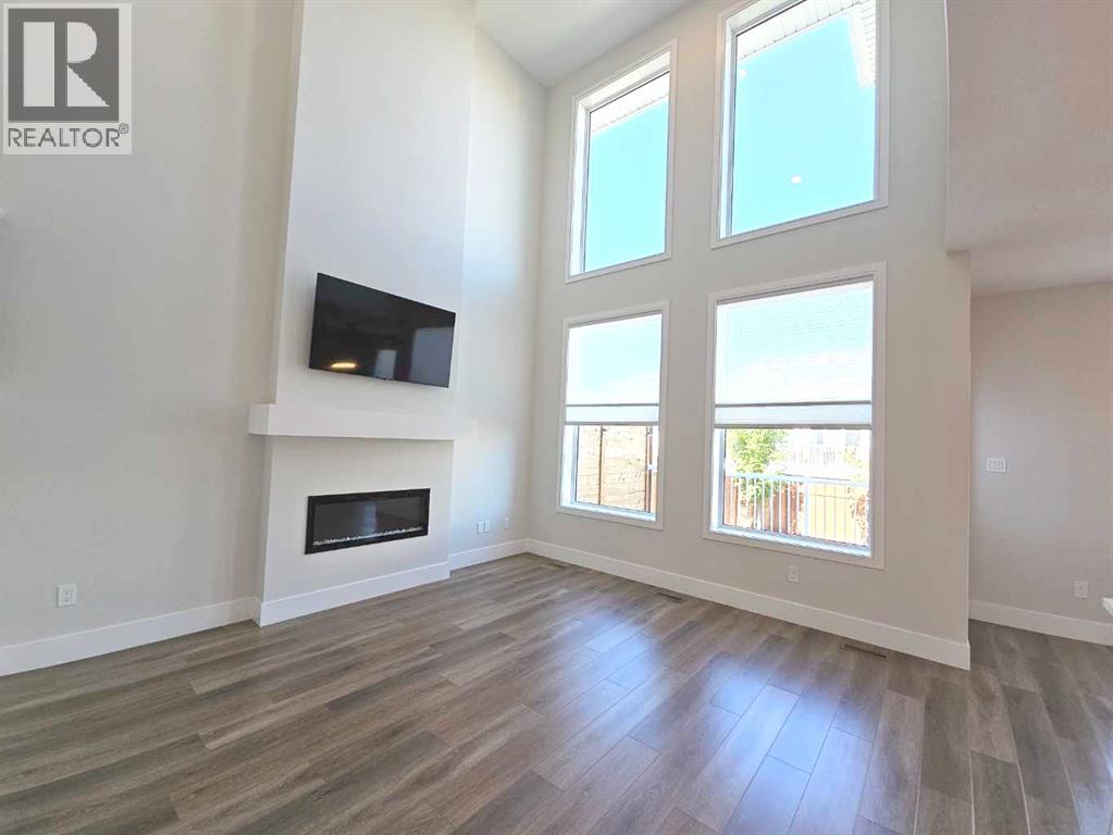 Photo 36 of 119 Goldenrod Road W, Lethbridge AB