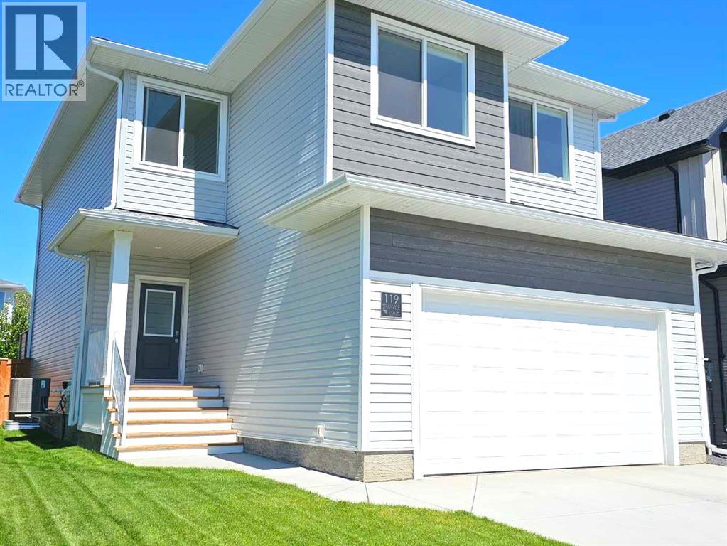 Photo 9 of 119 Goldenrod Road W, Lethbridge AB