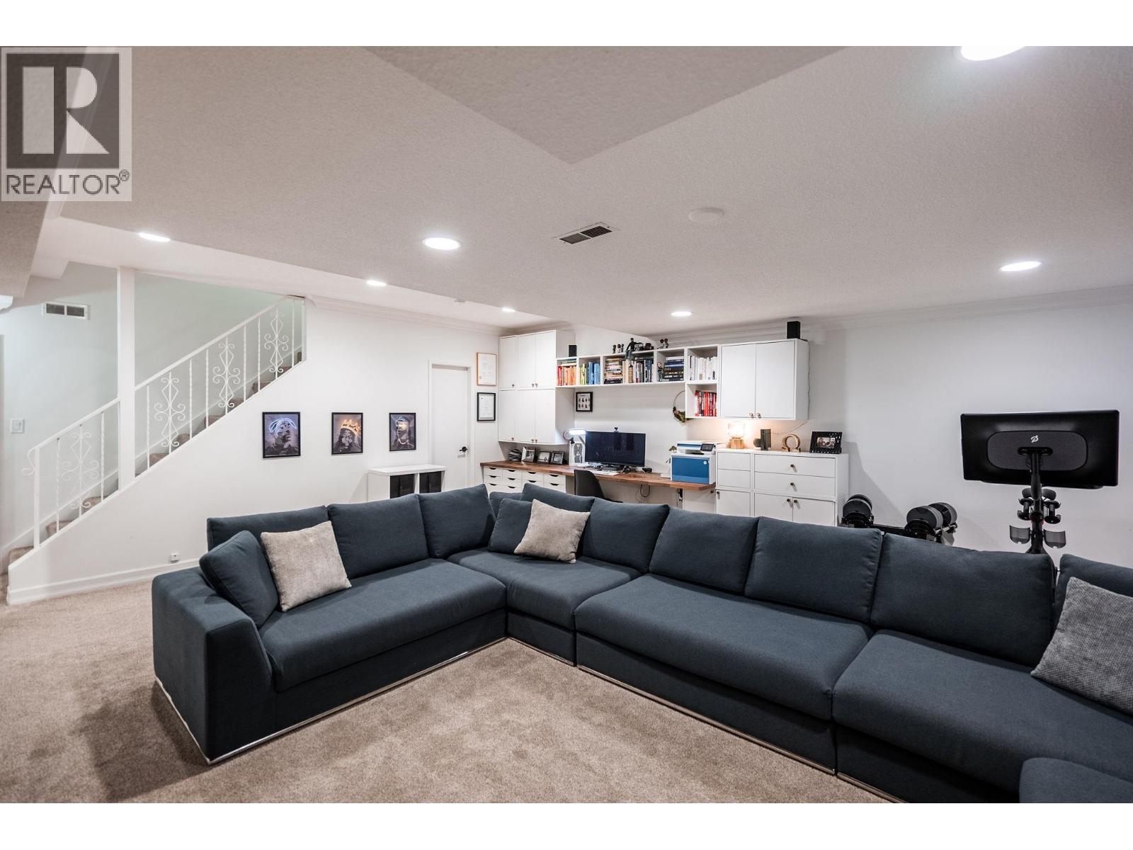 Photo 6 of 137 3300 Capilano Road, North Vancouver BC