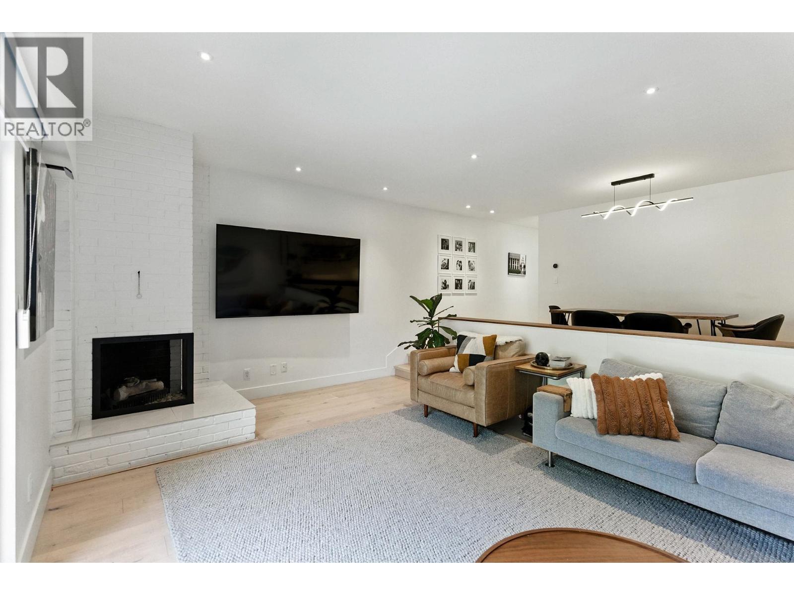 Photo 7 of 137 3300 Capilano Road, North Vancouver BC
