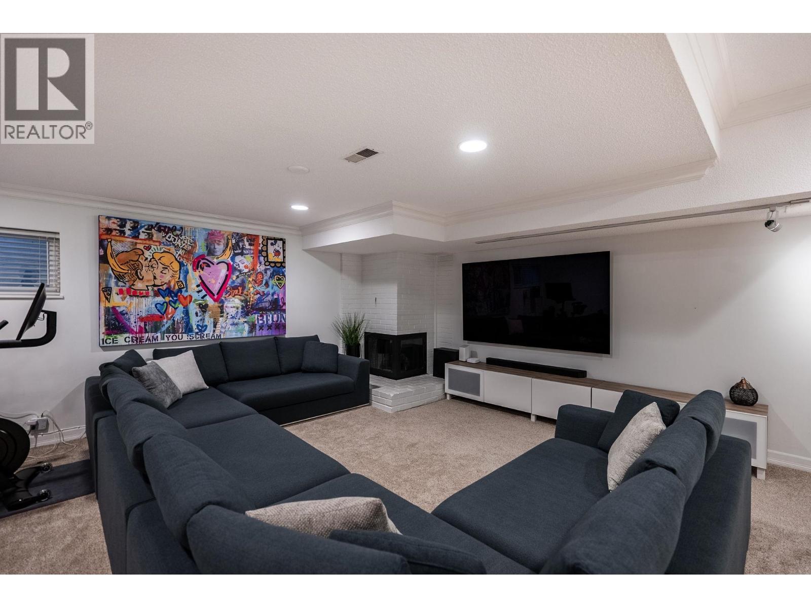 Photo 17 of 137 3300 Capilano Road, North Vancouver BC