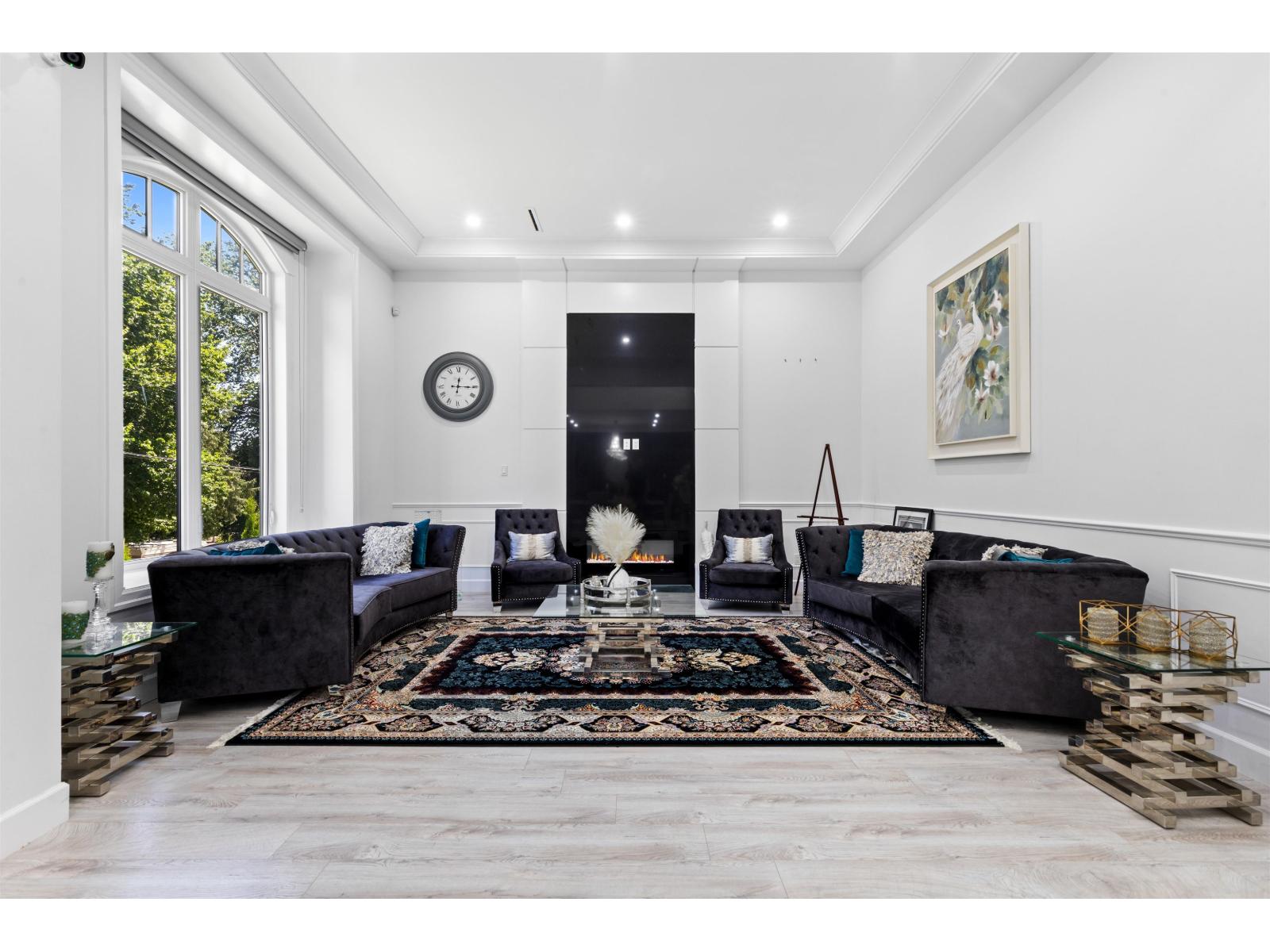 Photo 3 of 14678 St Andrews Drive, Surrey BC