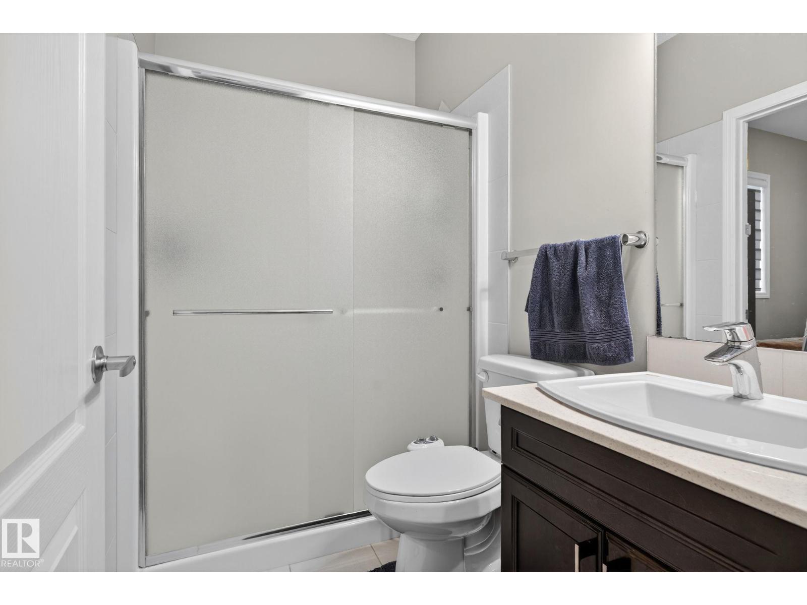Photo 9 of 1643 14 St Nw, Edmonton AB