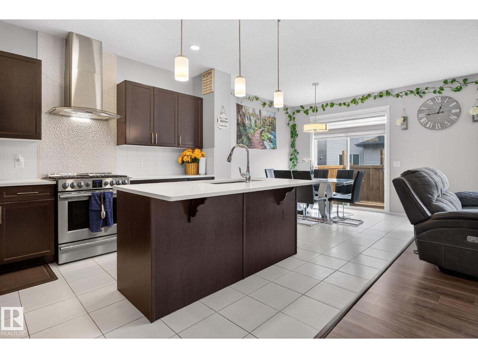 Photo 11 of 1643 14 St Nw, Edmonton AB