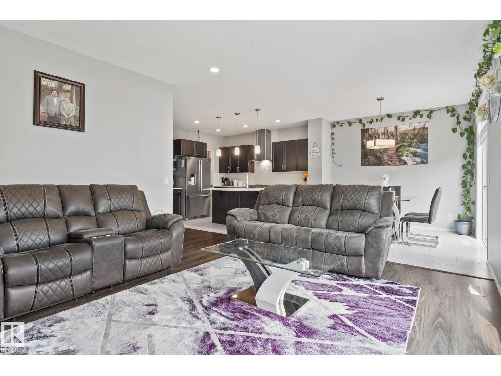Photo 29 of 1643 14 St Nw, Edmonton AB