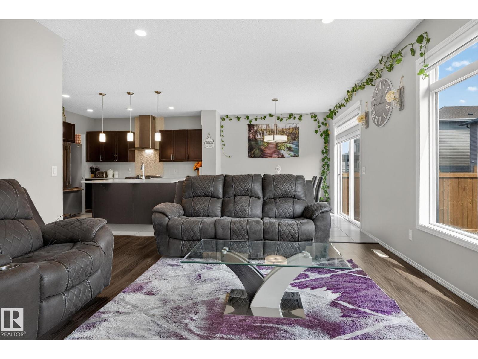 Photo 27 of 1643 14 St Nw, Edmonton AB