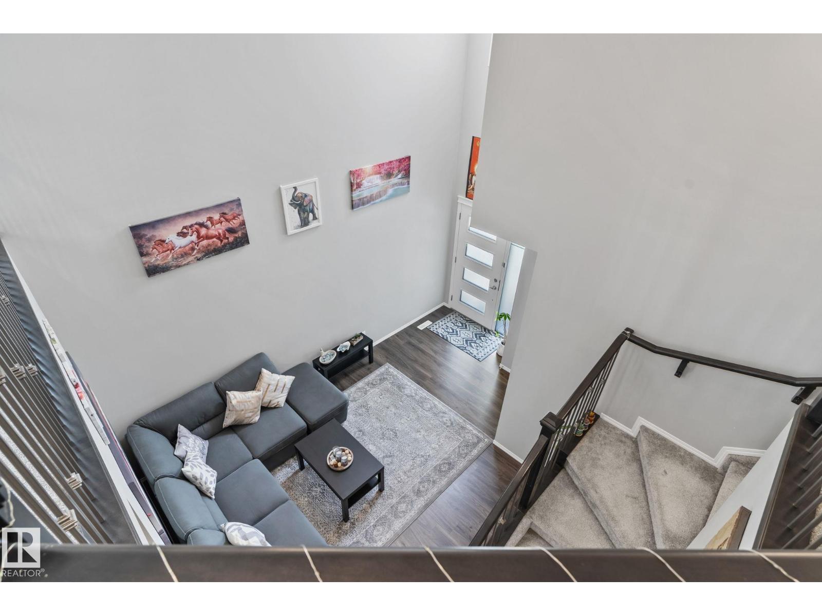 Photo 2 of 1643 14 St Nw, Edmonton AB