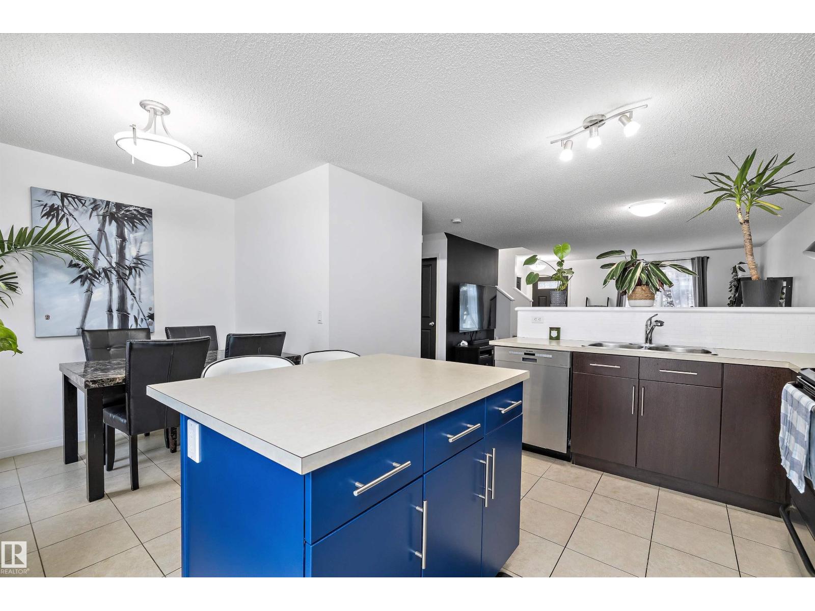 Photo 14 of 16 465 Hemingway Rd Nw, Edmonton AB