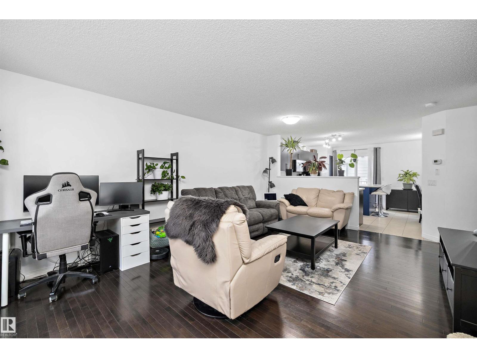 Photo 1 of 16 465 Hemingway Rd Nw, Edmonton AB