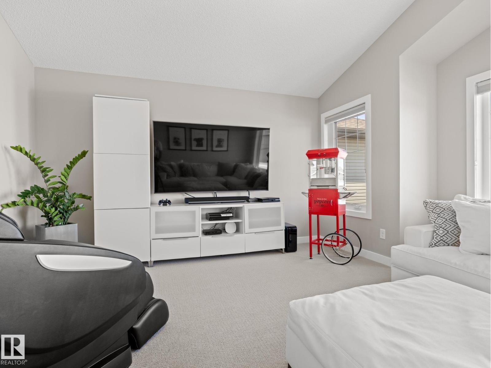 Photo 31 of 17560 122 St Nw, Edmonton AB