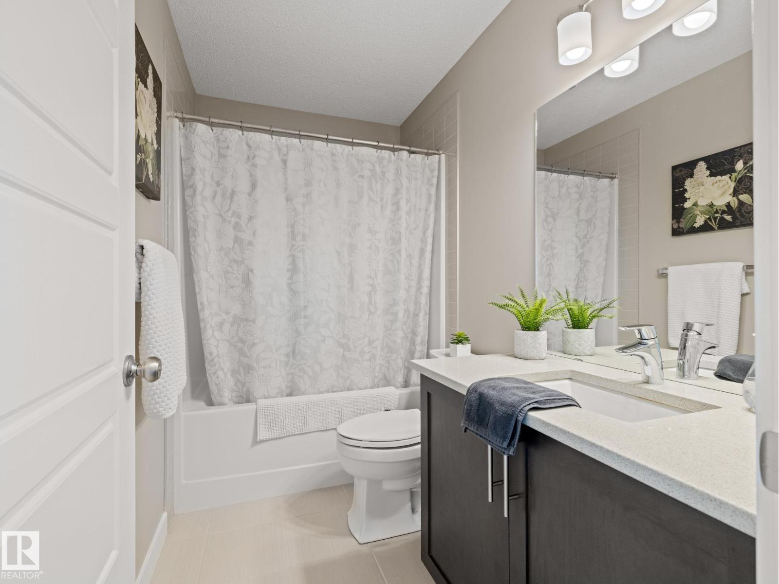 Photo 32 of 17560 122 St Nw, Edmonton AB