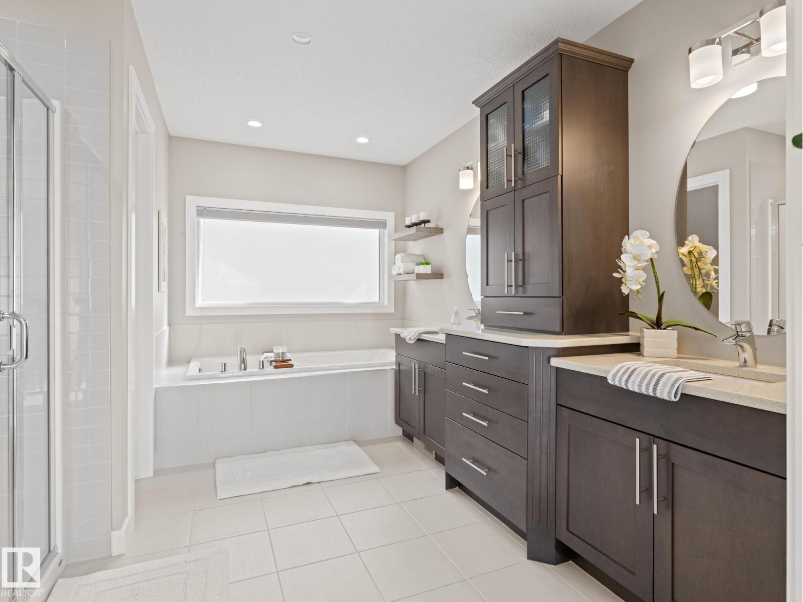 Photo 37 of 17560 122 St Nw, Edmonton AB