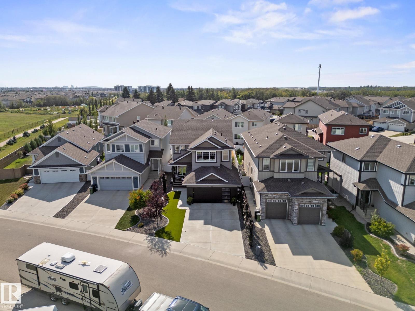 Photo 7 of 17560 122 St Nw, Edmonton AB